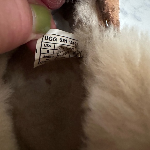 Ugg Short Fashion Boot in Chestnut - Picture 5 of 9